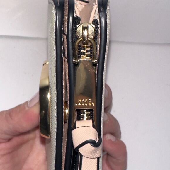 Marc Jacobs Snapshot Cloud White Mini Compact Wallet gold beige gray greige - Picture 10 of 15